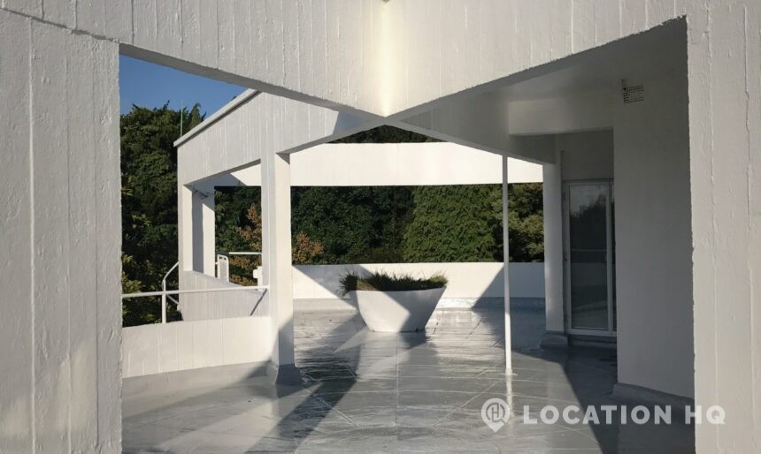 The Art Deco Country House image 2