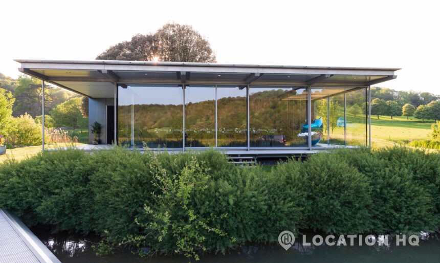 The Modern Lake House image 3
