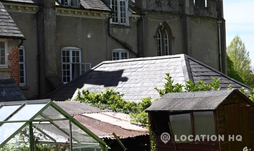 Country house exterior blending 17th, 18th, and 20th-century styles