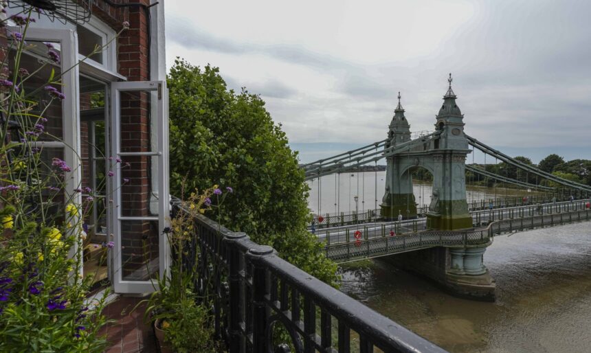 The Hammersmith Bridge Apartment