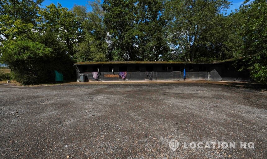 stables film location