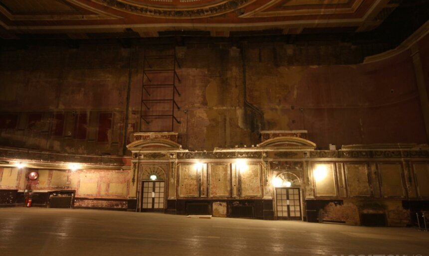 The Grand Distressed Theatre image 3