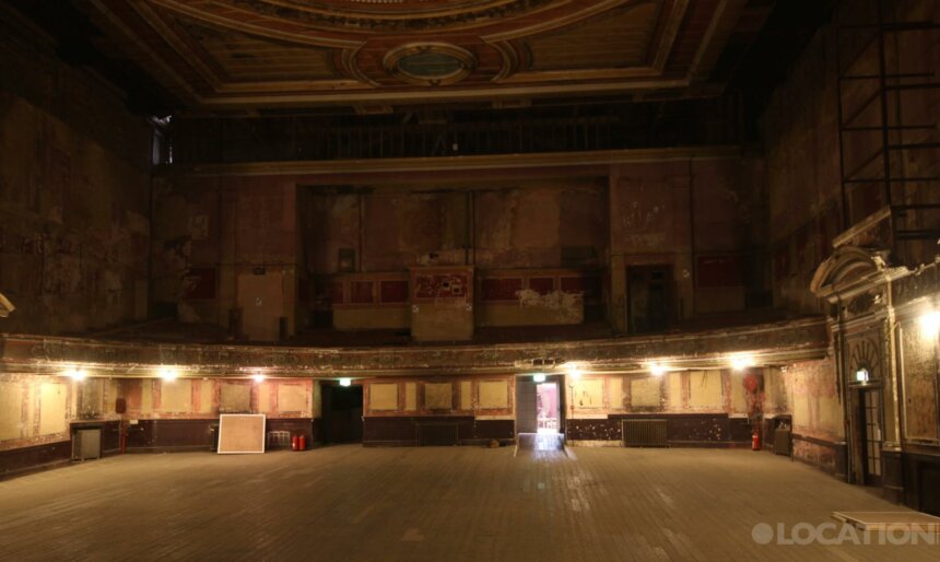 Large distressed theatre