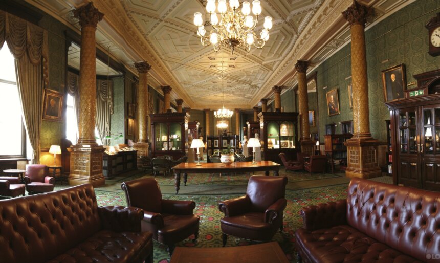 gentleman's club smoking room lounge