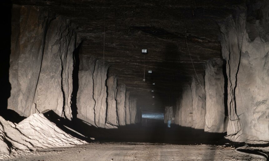 The Huge Underground Mine image 1