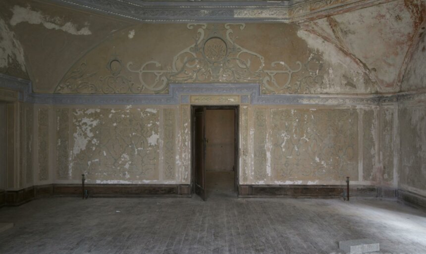Grand Decayed Manor House image 3