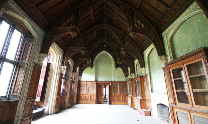 vaulted room Manor House