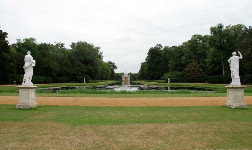 The Formal Gardens image 2