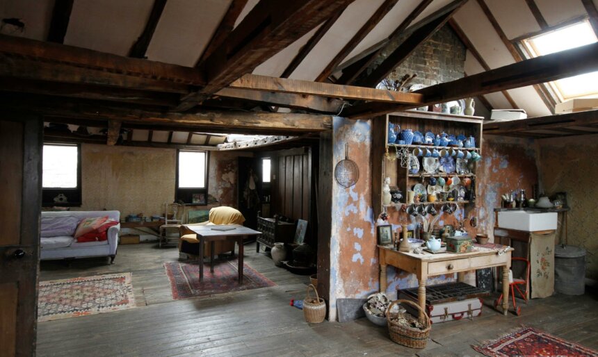 The Shabby Chic Attic room image 3