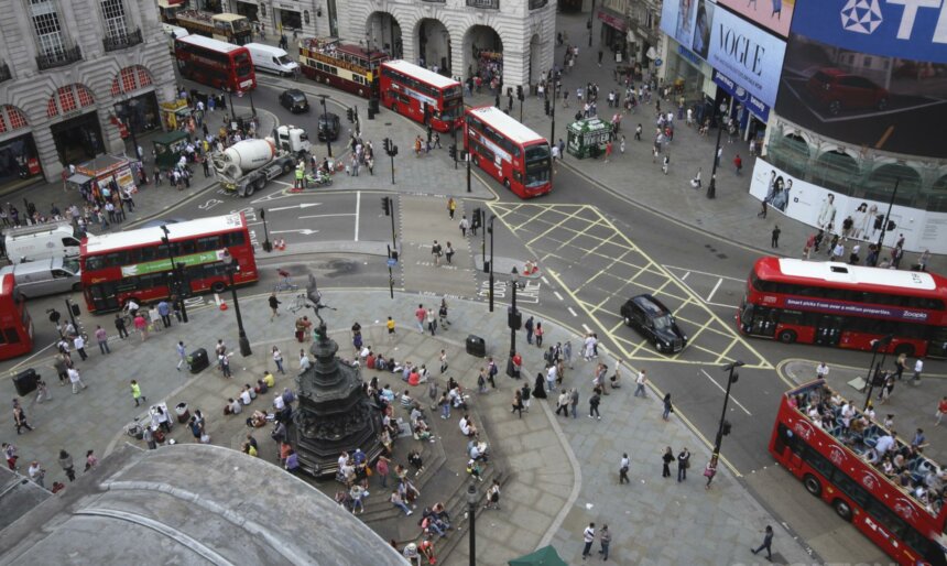 Piccadilly Circus image 2