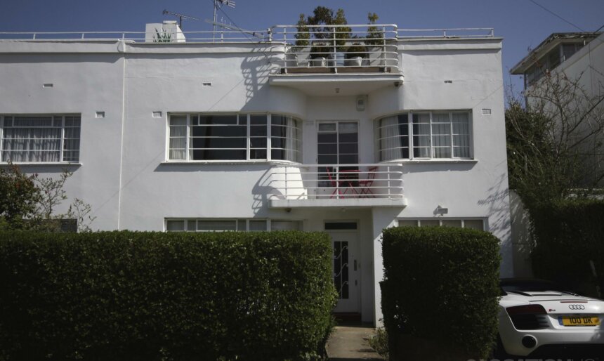 The Little Art Deco Home image 1