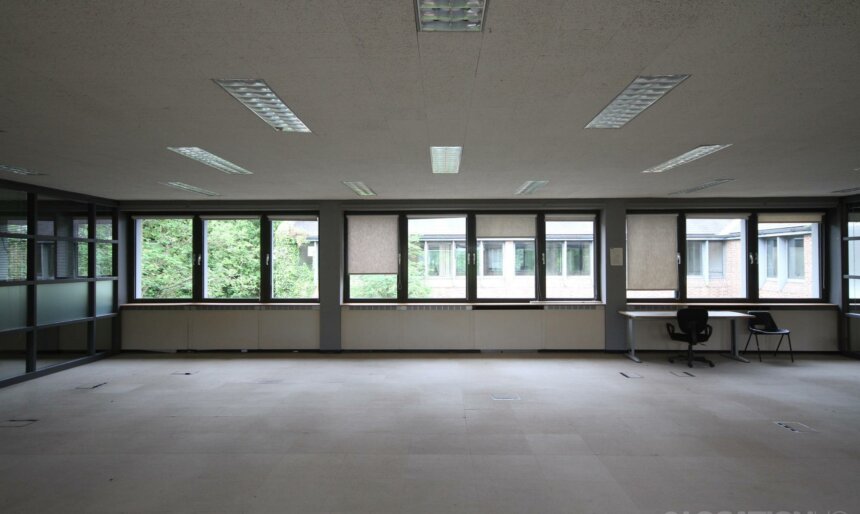 The Empty Offices image 3