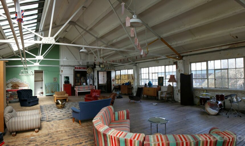 drug dealers apartment film location