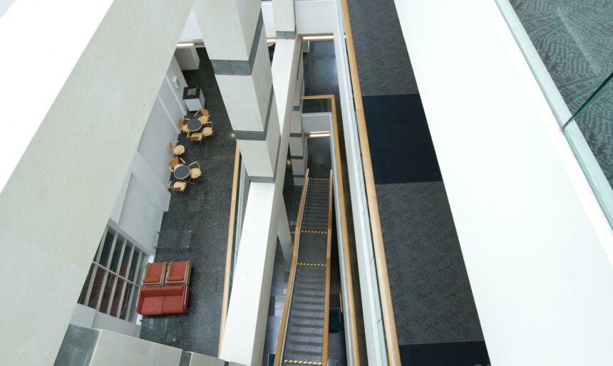 office available on a weekday London image 1
