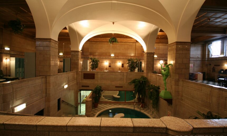 London Spa Baths image 1