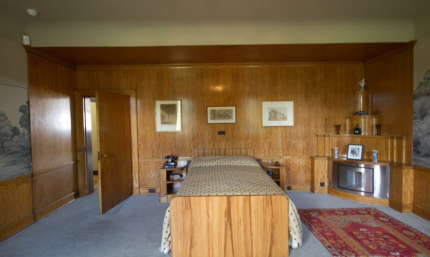 retro art deco bedroom