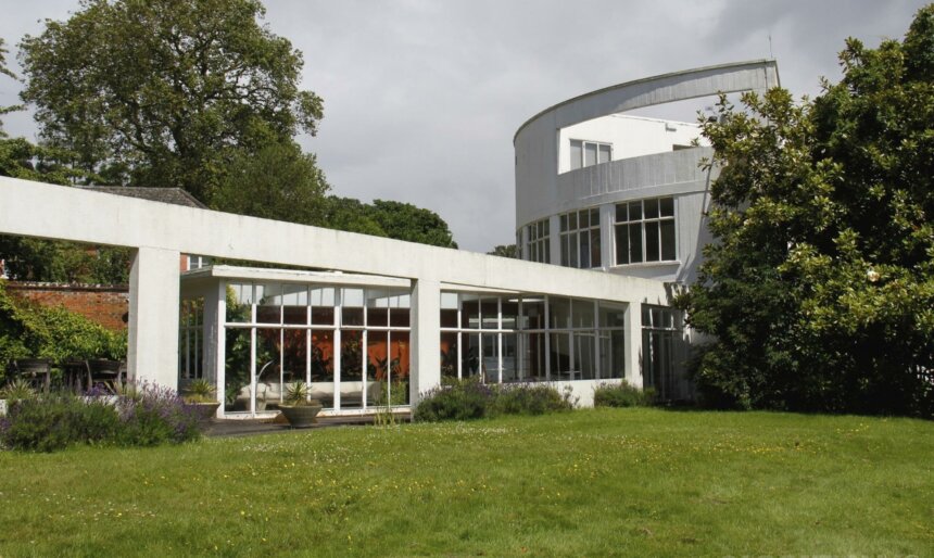 The Art Deco Country House image 3