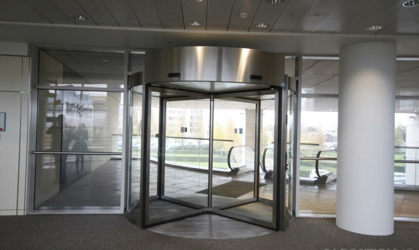 revolving door filming location