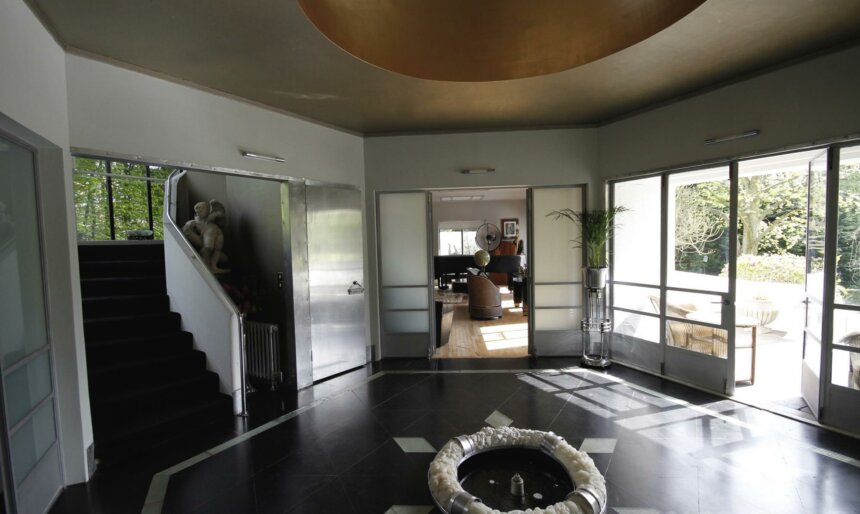 Art Deco Home image 2