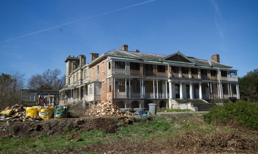 The Colonial American Manor House image 1