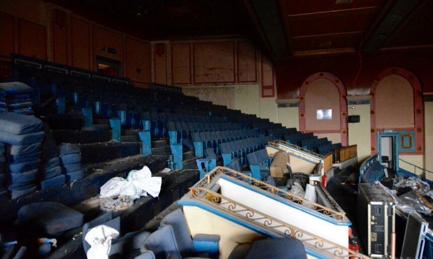 grand decay theatre