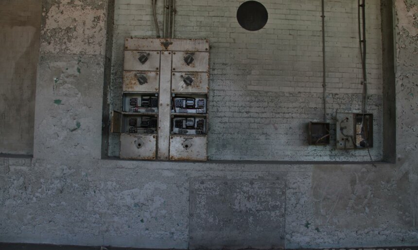Derelict warehouse  image 1