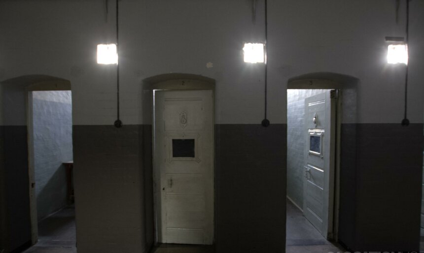 prison cells filming london image 1