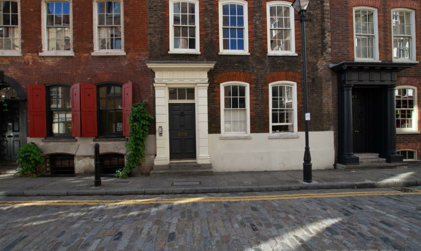 The East London Georgian Townhouse image 1