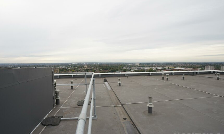 Open flat roof for filming London