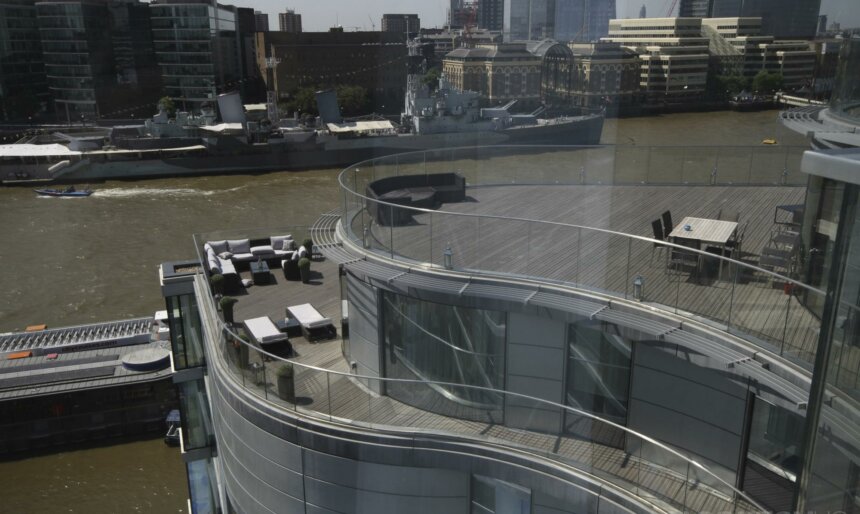 The Penthouse Apartment with River Views