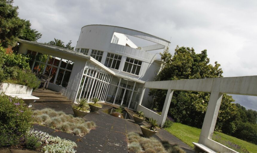 The Art Deco Country House