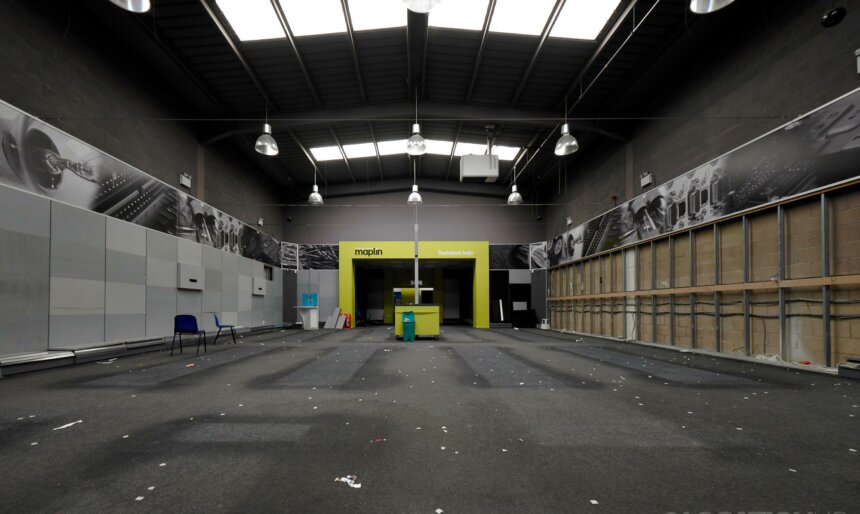 The Empty Retail Estate Unit image 3