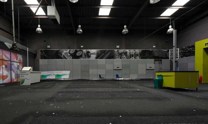 The Empty Retail Estate Unit image 1
