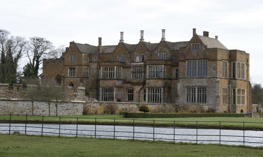 The Tudor Moated Castle