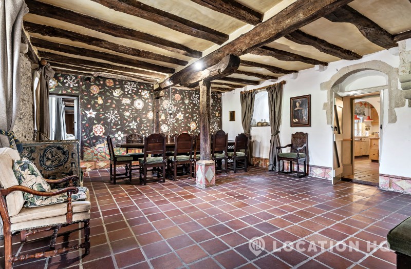 The Medieval Country House image 3