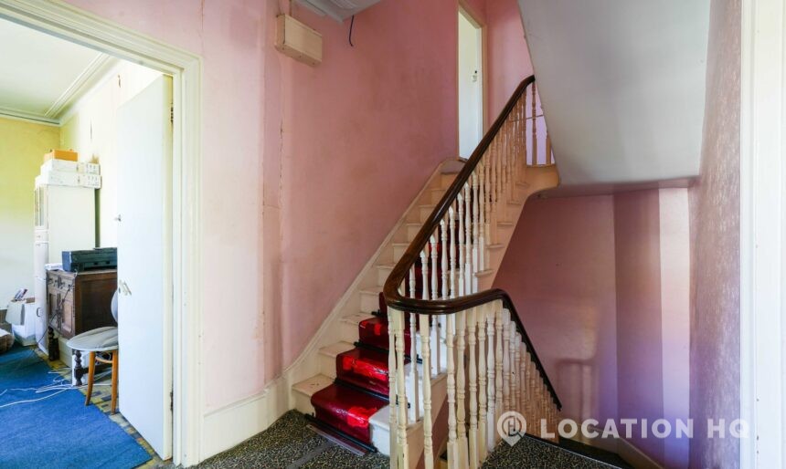 retro house interior