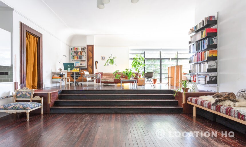 Modernist and Contemporary London Apartment