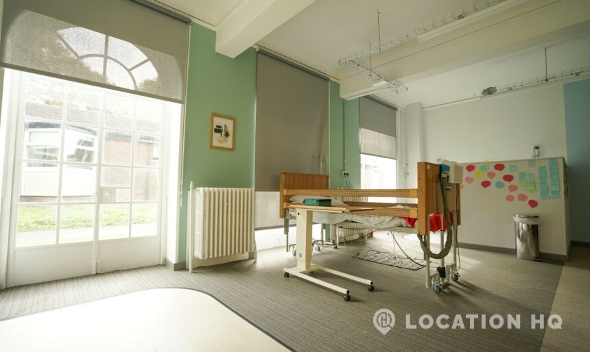 Private hospital room filming