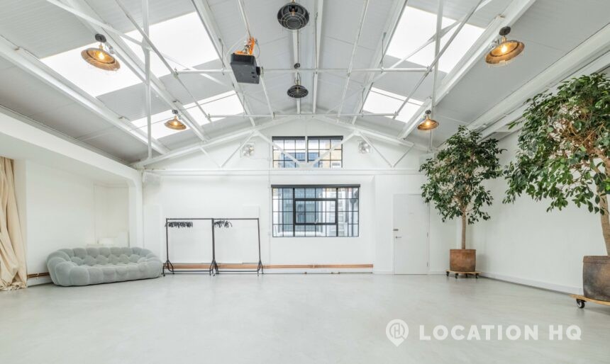 Minimalist White Studio image 2