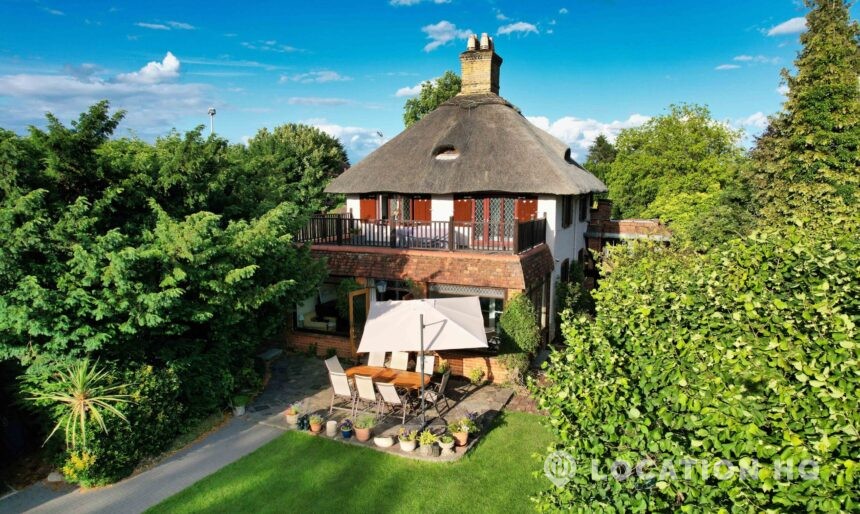Cottage House with river-view