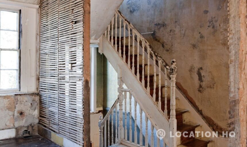 The Distressed House Shop image 3