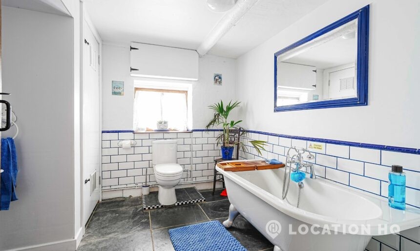 bathtub