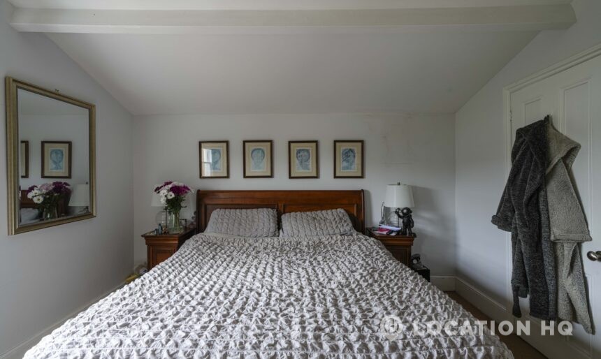 Bed room