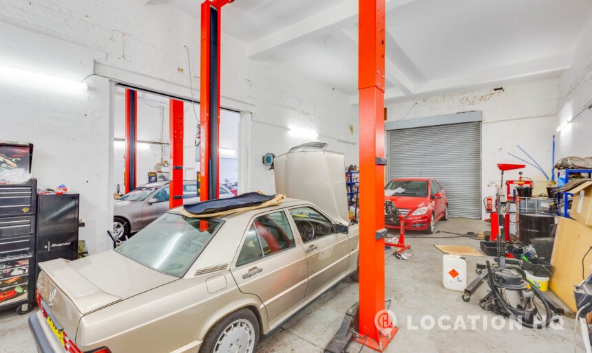 Garage shop