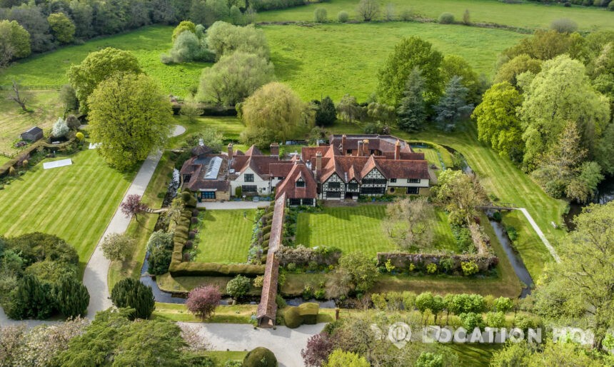 The Tudor Manor House image 2