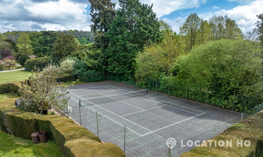 Tennis court country house film location