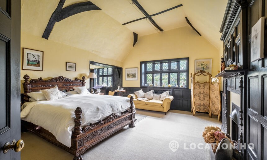 attic bedroom period film location