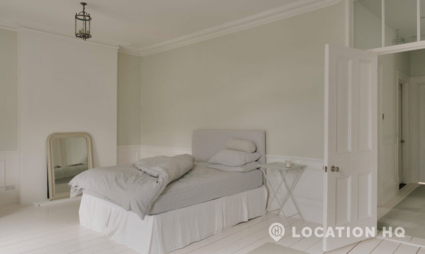 minimalist house bedroom