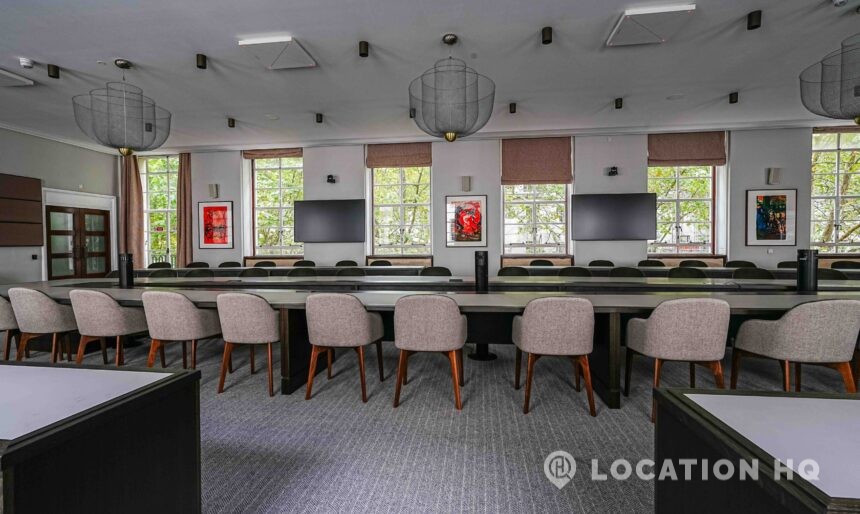 Modern Conference Room image 3