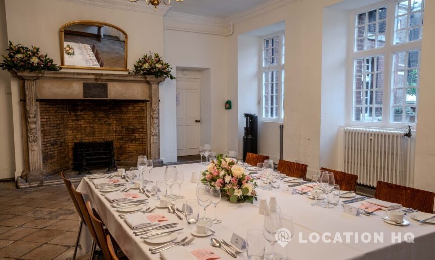 grand dinner table
